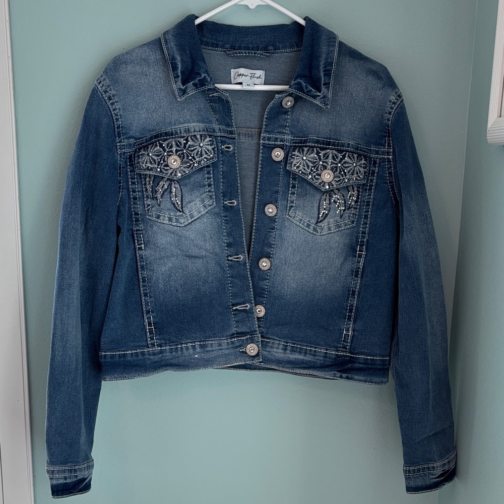 Women's Blue Jean  Embellished Waist Jacket. Size Medium New no Tags.